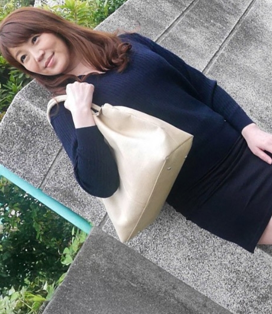 帕科帕科媽媽 060525_100 迷你裙美腿美熟女被搭訕中出2連發！ 060525-100-PACOPACOM